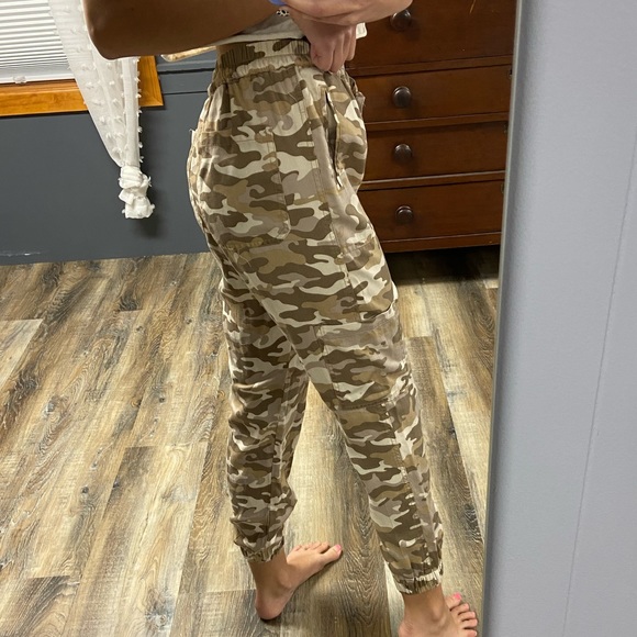 Camo Joggers - Picture 2 of 6